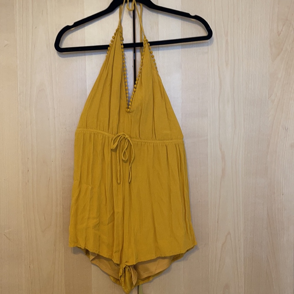 Open back sleeveless romper - Picture 2 of 3
